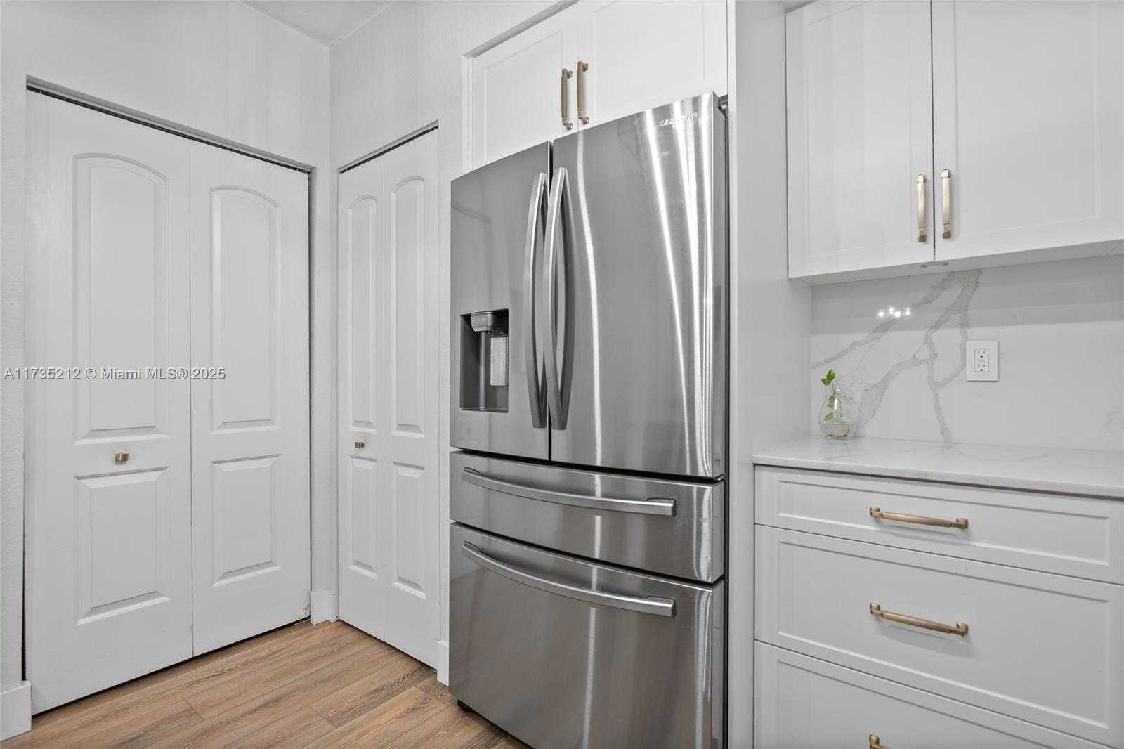 Small Image of 1830 RADIUS DR #820, Hollywood Number 7