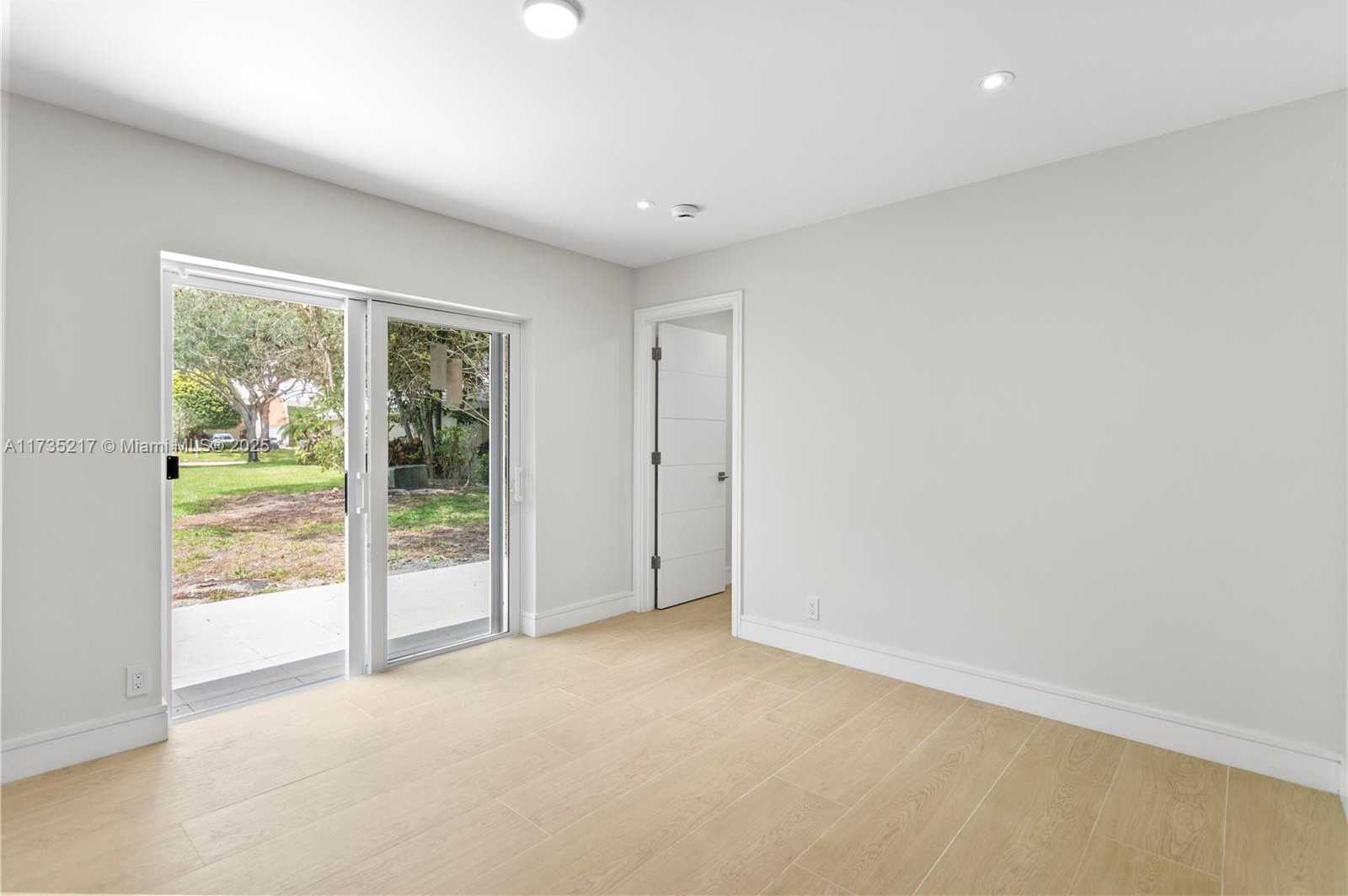 Small Image of 809 CYPRESS BLVD, Pompano Beach Number 11