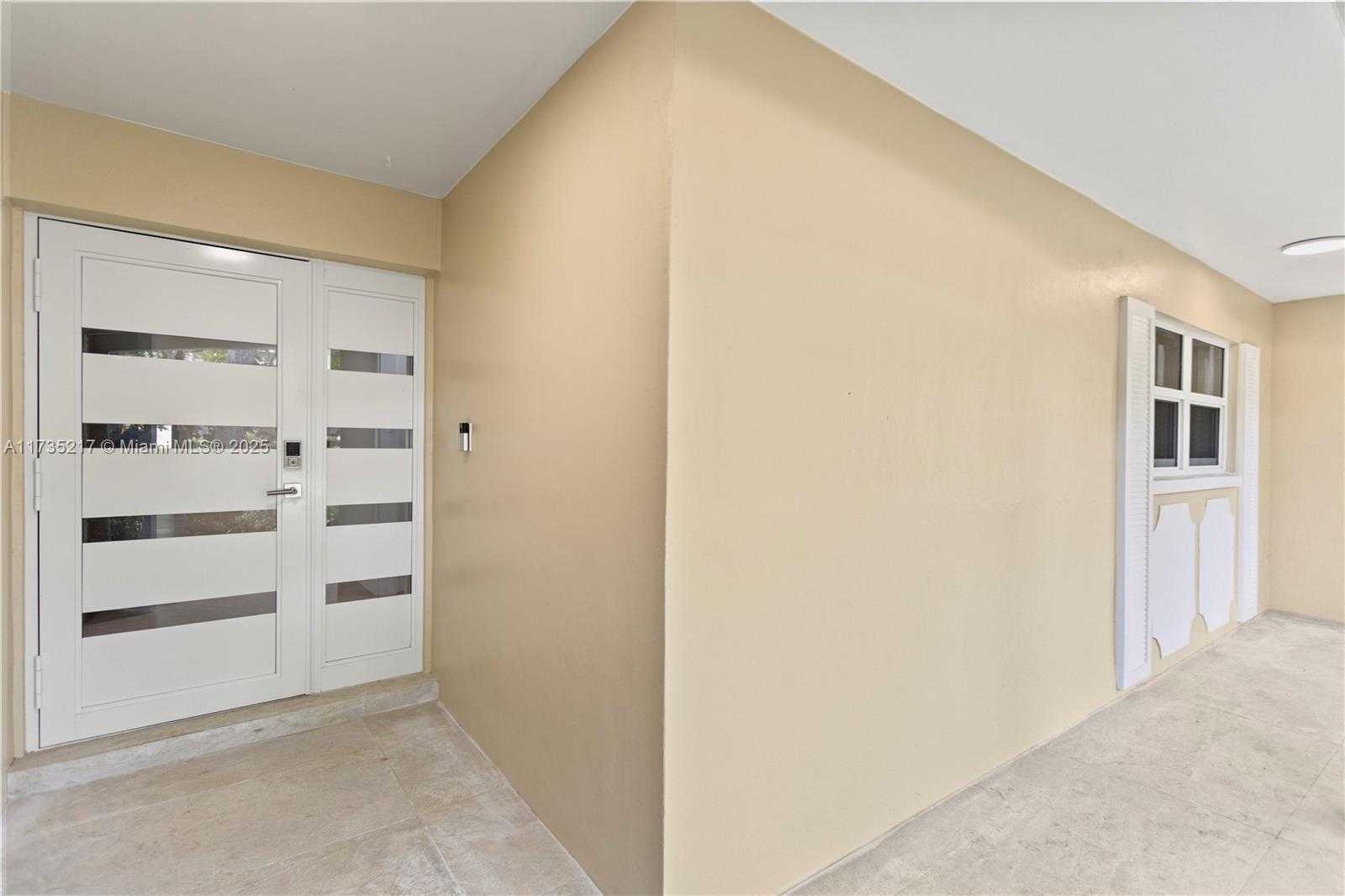 Small Image of 809 CYPRESS BLVD, Pompano Beach Number 2