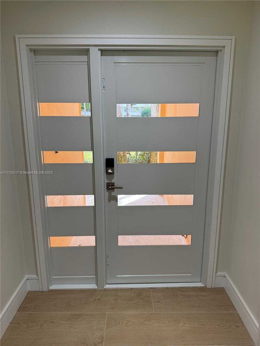 Small Image of 809 CYPRESS BLVD, Pompano Beach Number 3