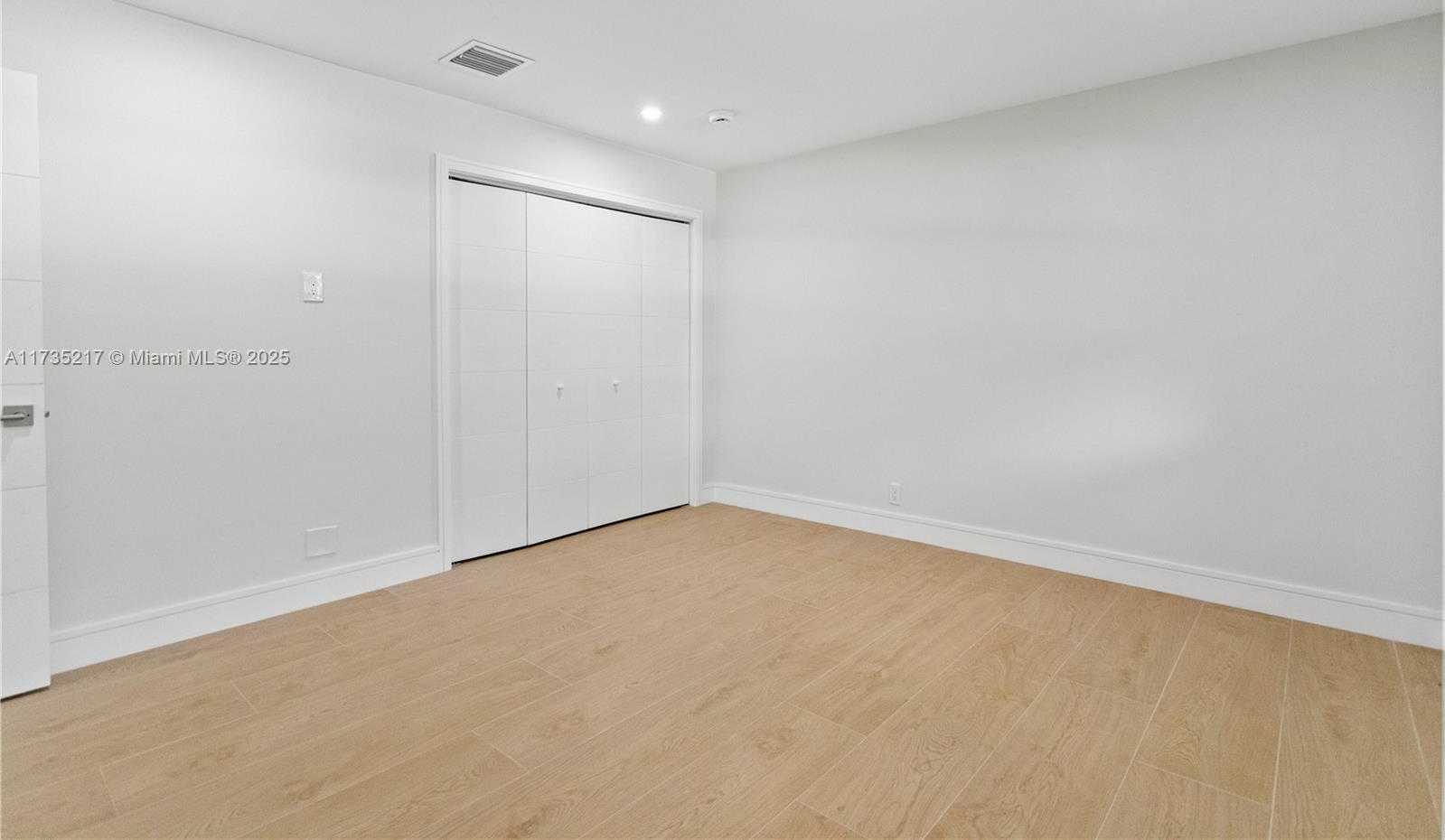 Small Image of 809 CYPRESS BLVD, Pompano Beach Number 31