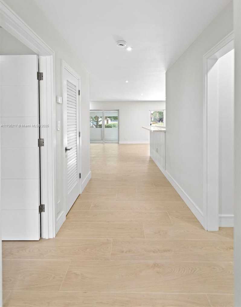 Small Image of 809 CYPRESS BLVD, Pompano Beach Number 4