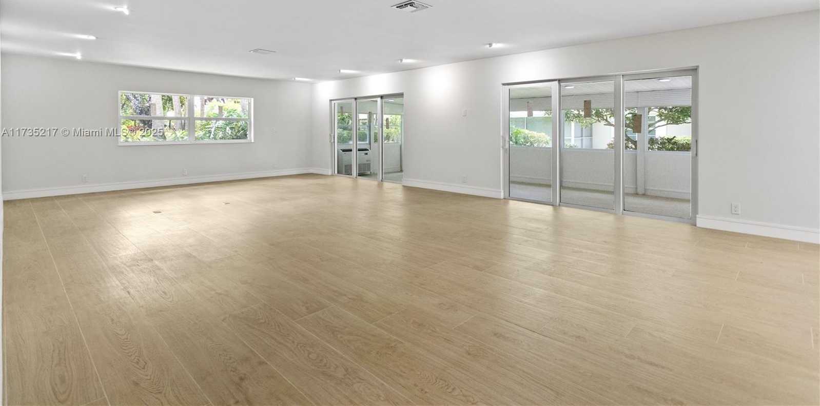 Small Image of 809 CYPRESS BLVD, Pompano Beach Number 5