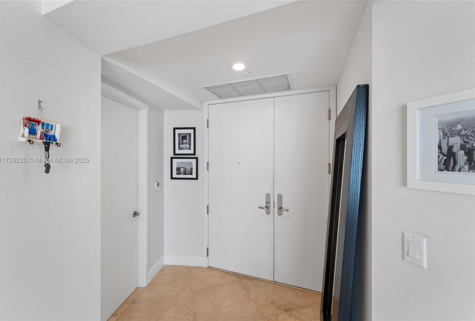 Small Image of 901 BRICKELL KEY BLVD #2801, Miami Number 3