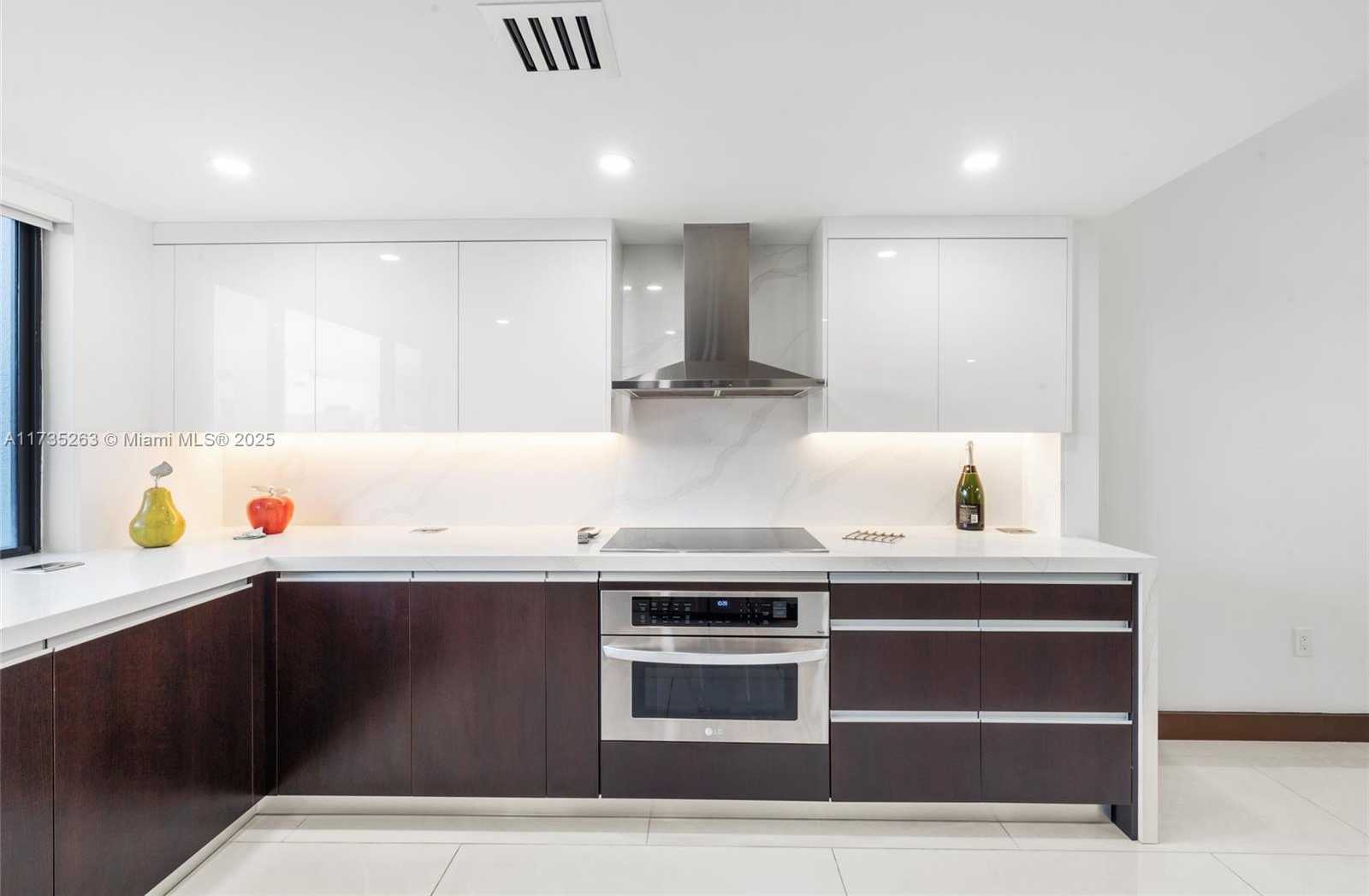 Small Image of 414 POINCIANA ISLAND DRIVE #1724, Sunny Isles Beach Number 18