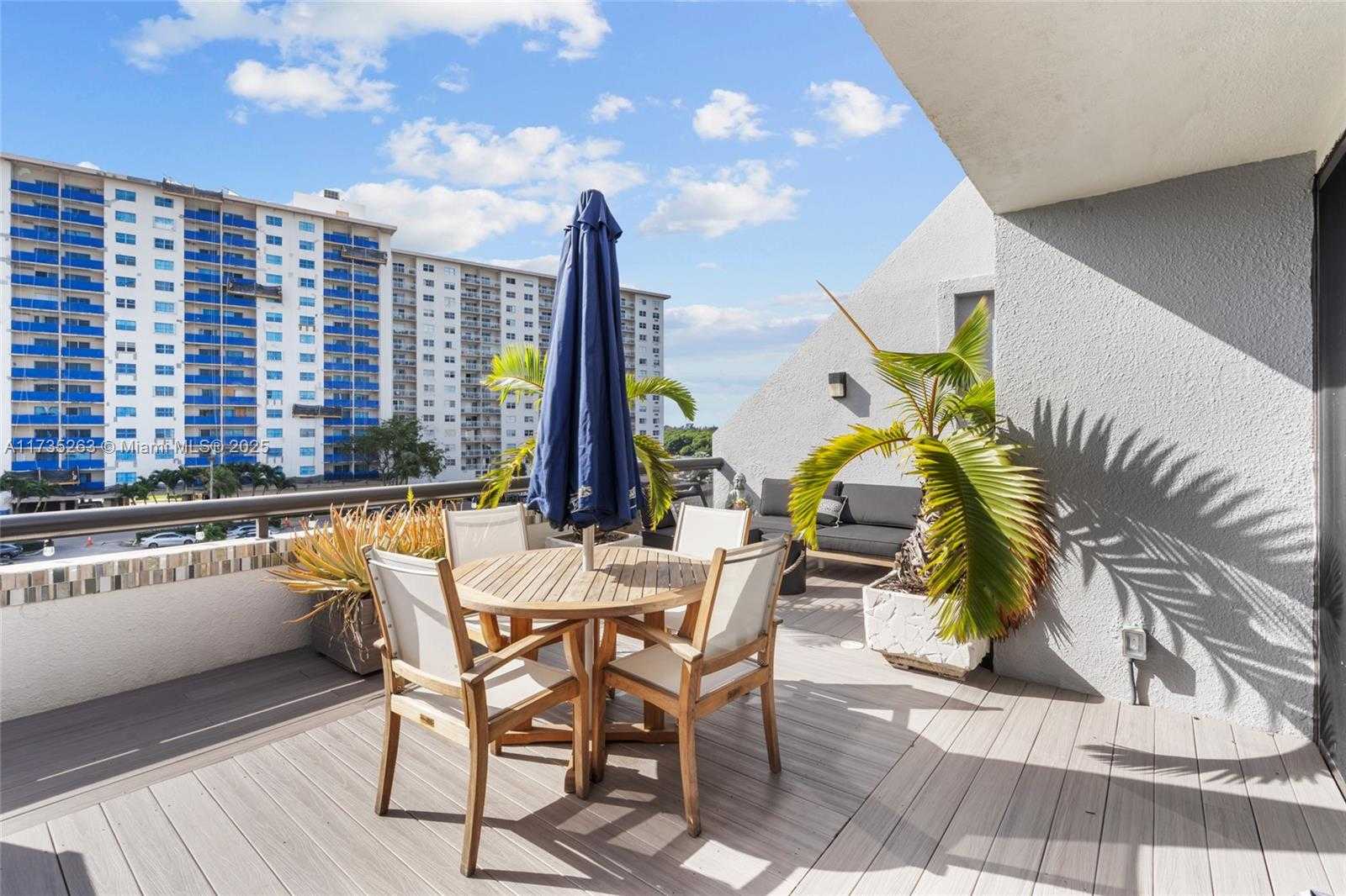 Small Image of 414 POINCIANA ISLAND DRIVE #1724, Sunny Isles Beach Number 21