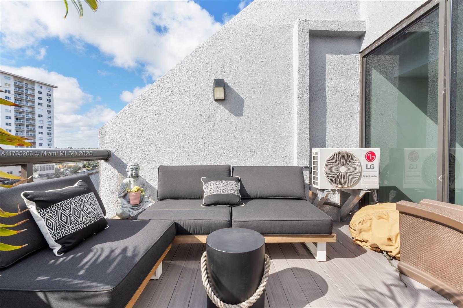 Small Image of 414 POINCIANA ISLAND DRIVE #1724, Sunny Isles Beach Number 24