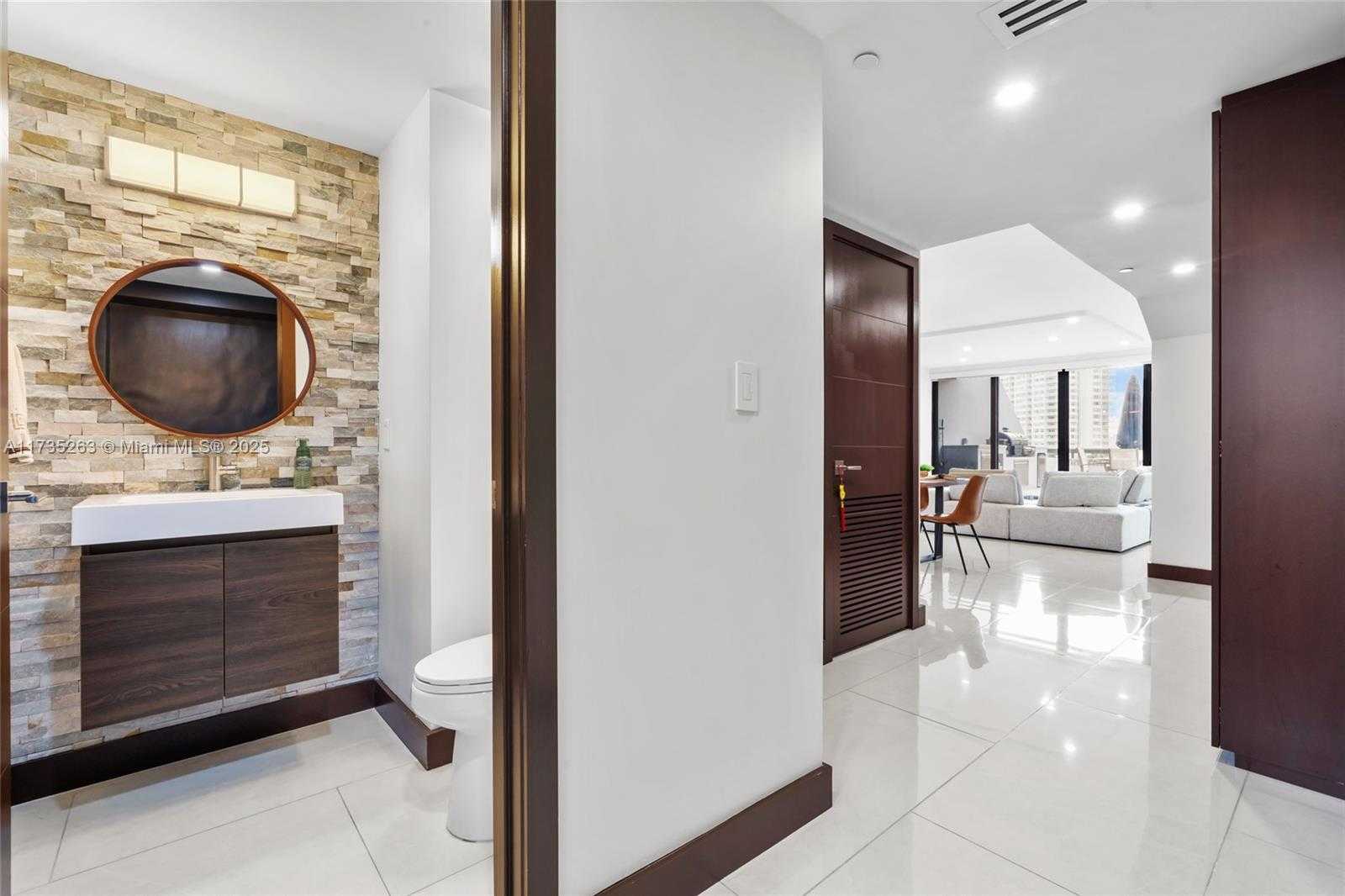 Small Image of 414 POINCIANA ISLAND DRIVE #1724, Sunny Isles Beach Number 3