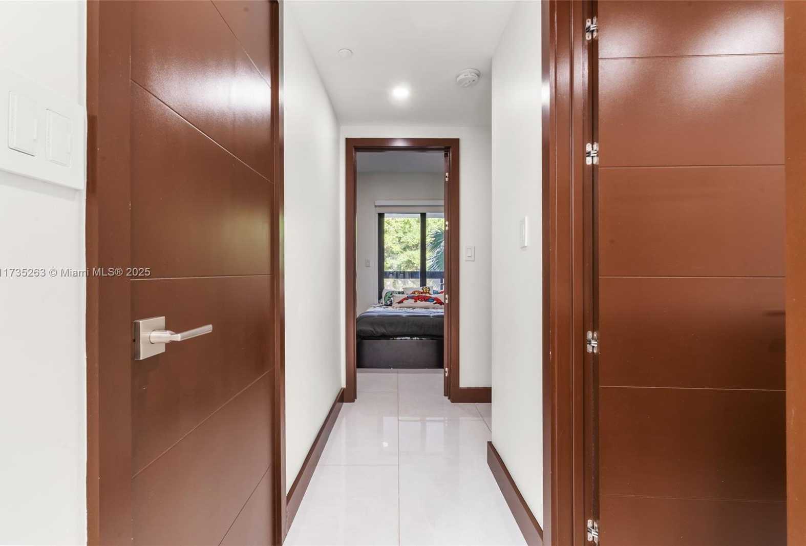 Small Image of 414 POINCIANA ISLAND DRIVE #1724, Sunny Isles Beach Number 32