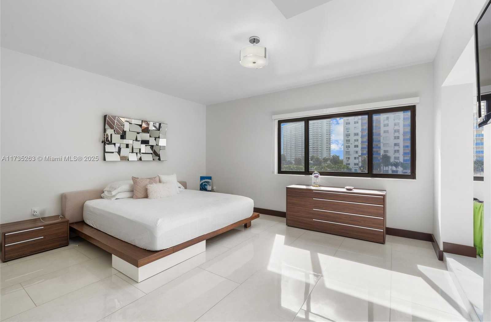 Small Image of 414 POINCIANA ISLAND DRIVE #1724, Sunny Isles Beach Number 33
