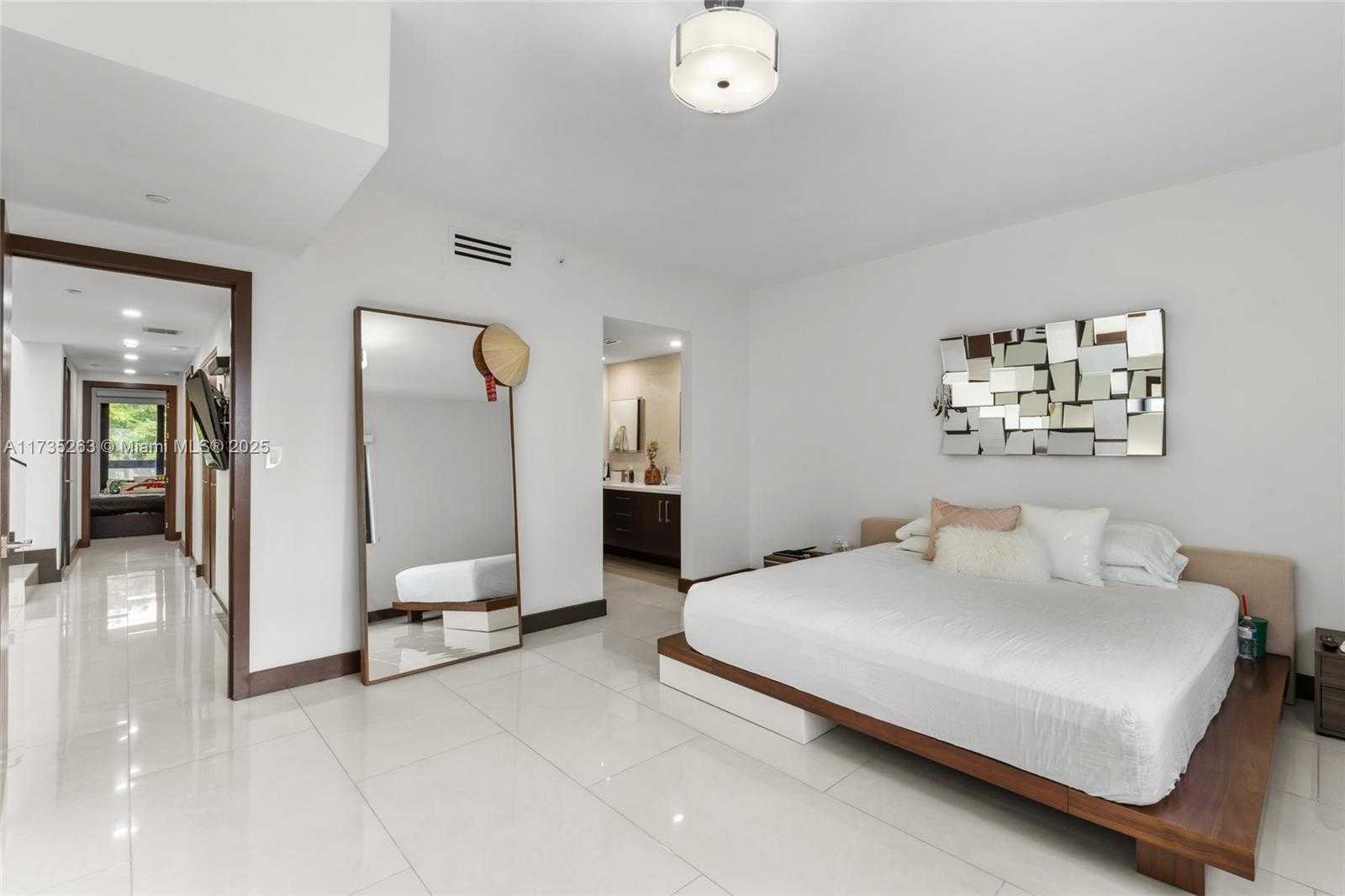 Small Image of 414 POINCIANA ISLAND DRIVE #1724, Sunny Isles Beach Number 37