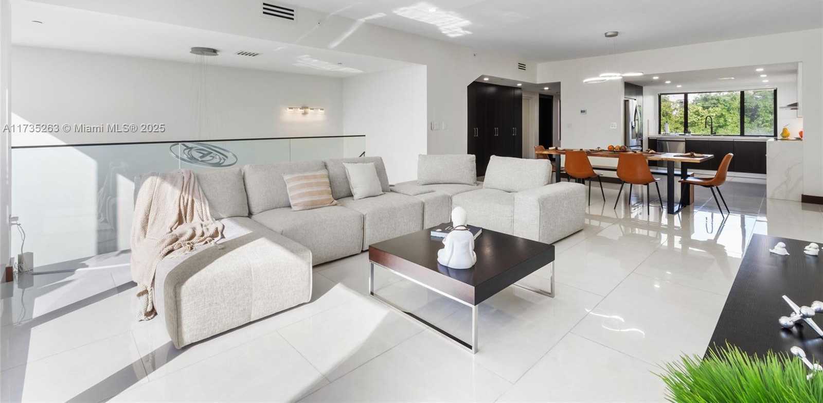 Small Image of 414 POINCIANA ISLAND DRIVE #1724, Sunny Isles Beach Number 5