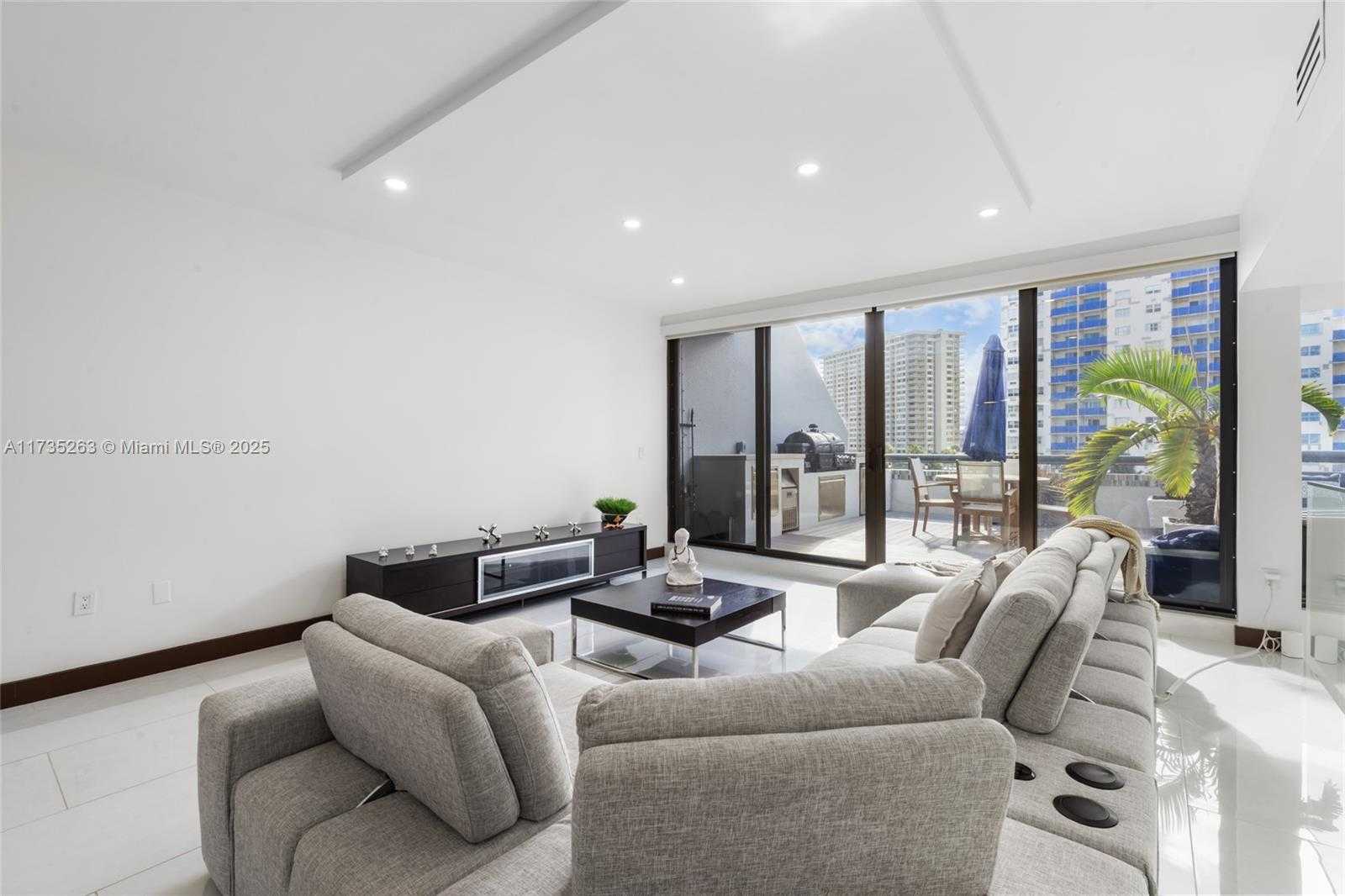 Small Image of 414 POINCIANA ISLAND DRIVE #1724, Sunny Isles Beach Number 7