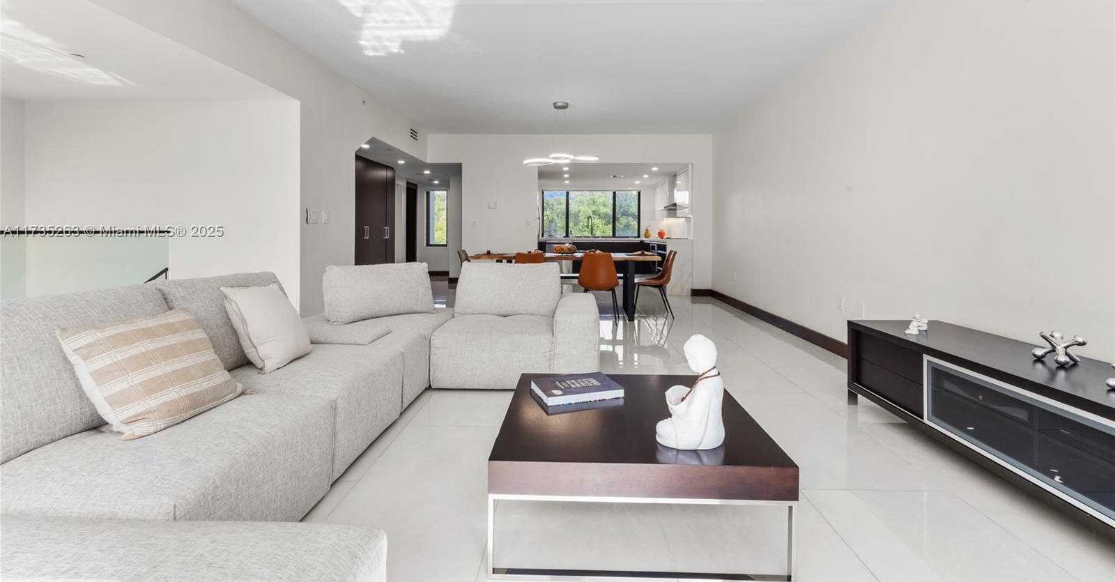 Small Image of 414 POINCIANA ISLAND DRIVE #1724, Sunny Isles Beach Number 9
