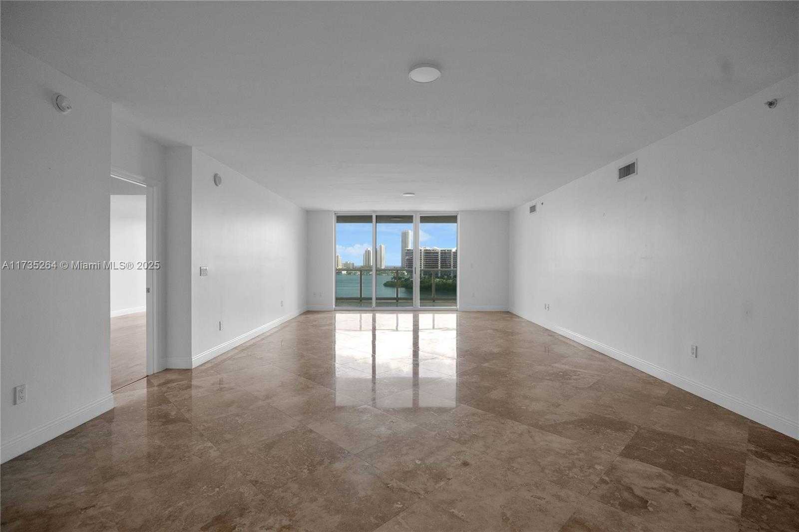 Small Image of 3301 NORTH EAST 183RD ST #1105, Aventura Number 4