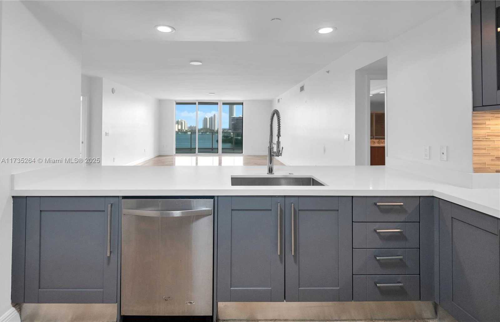 Small Image of 3301 NORTH EAST 183RD ST #1105, Aventura Number 5