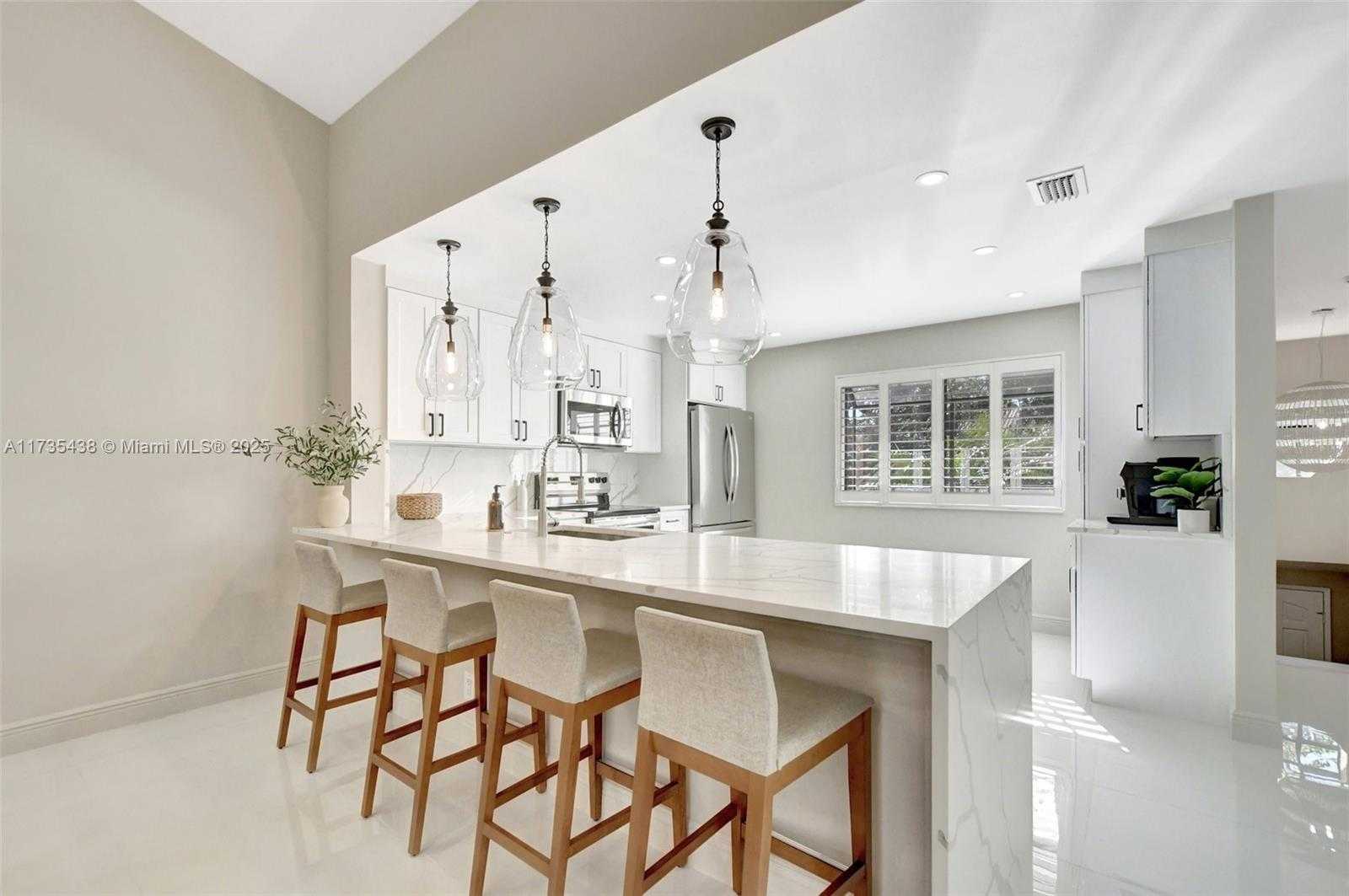 Small Image of 7779 LA MIRADA DR #7779, Boca Raton Number 2