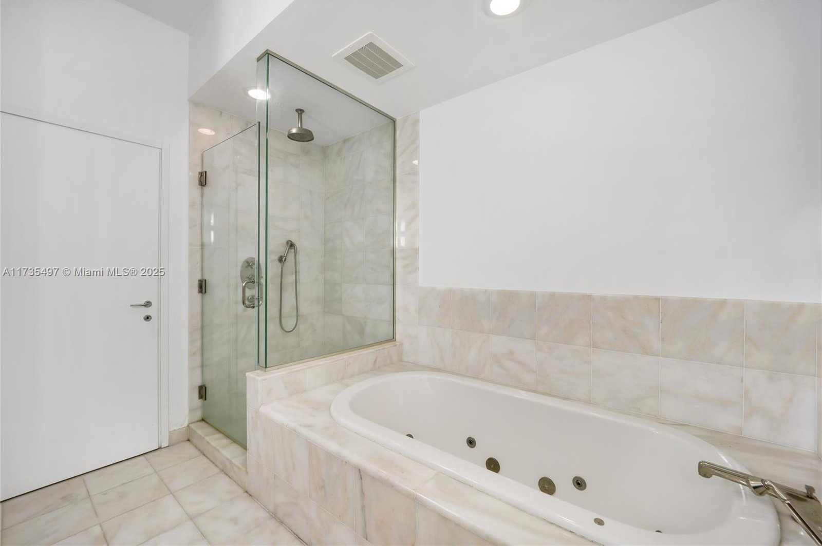 Small Image of 50 SOUTH POINTE DR #1704, Miami Beach Number 13