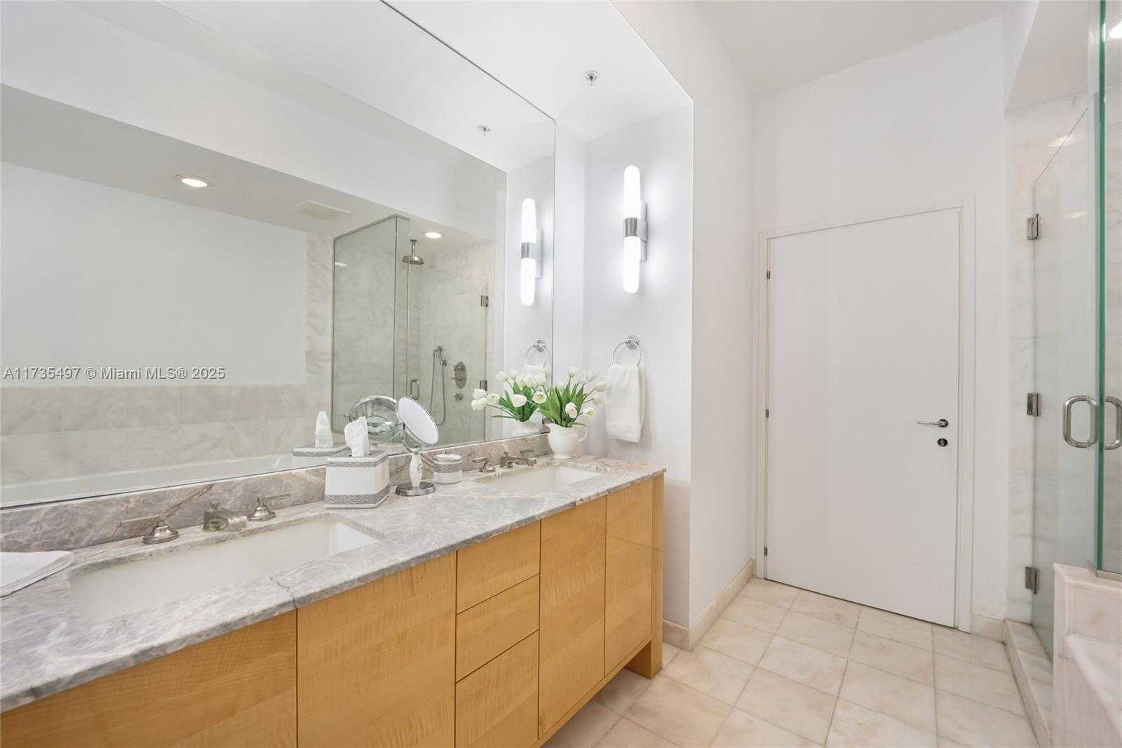 Small Image of 50 SOUTH POINTE DR #1704, Miami Beach Number 14