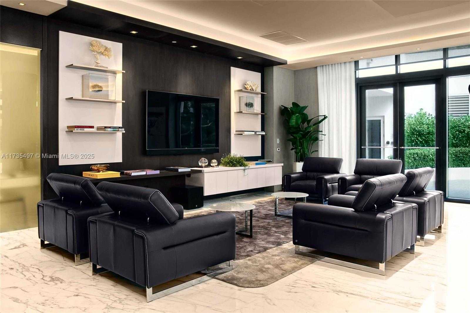 Small Image of 50 SOUTH POINTE DR #1704, Miami Beach Number 21