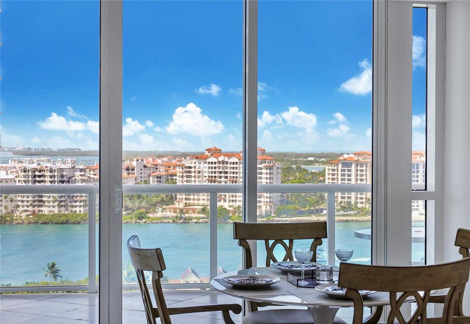 Small Image of 50 SOUTH POINTE DR #1704, Miami Beach Number 5