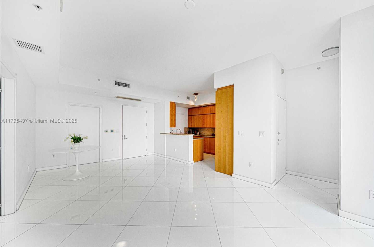 Small Image of 50 SOUTH POINTE DR #1704, Miami Beach Number 51