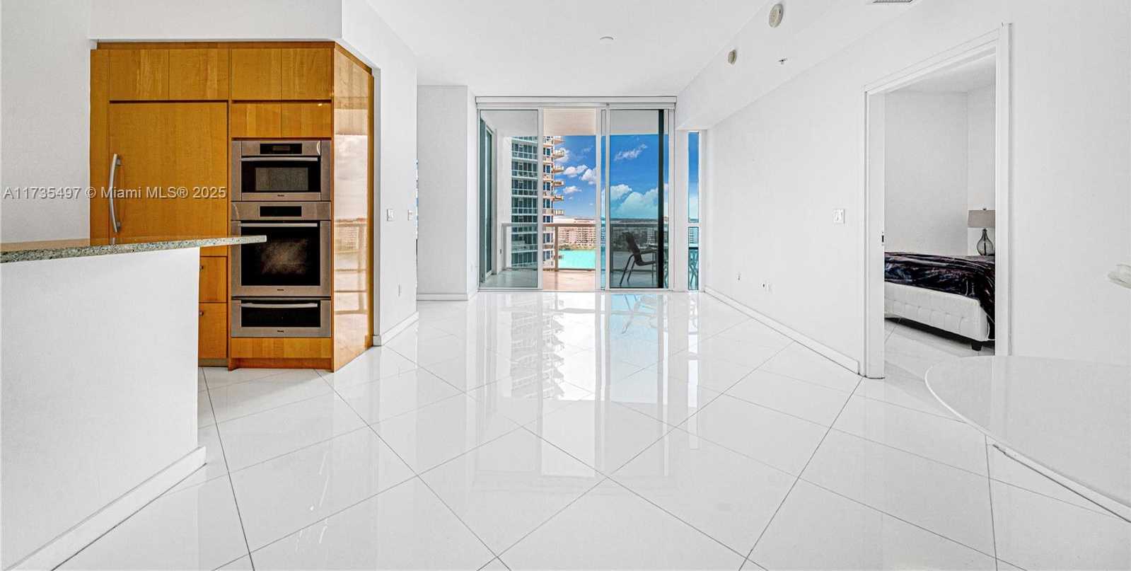 Small Image of 50 SOUTH POINTE DR #1704, Miami Beach Number 55
