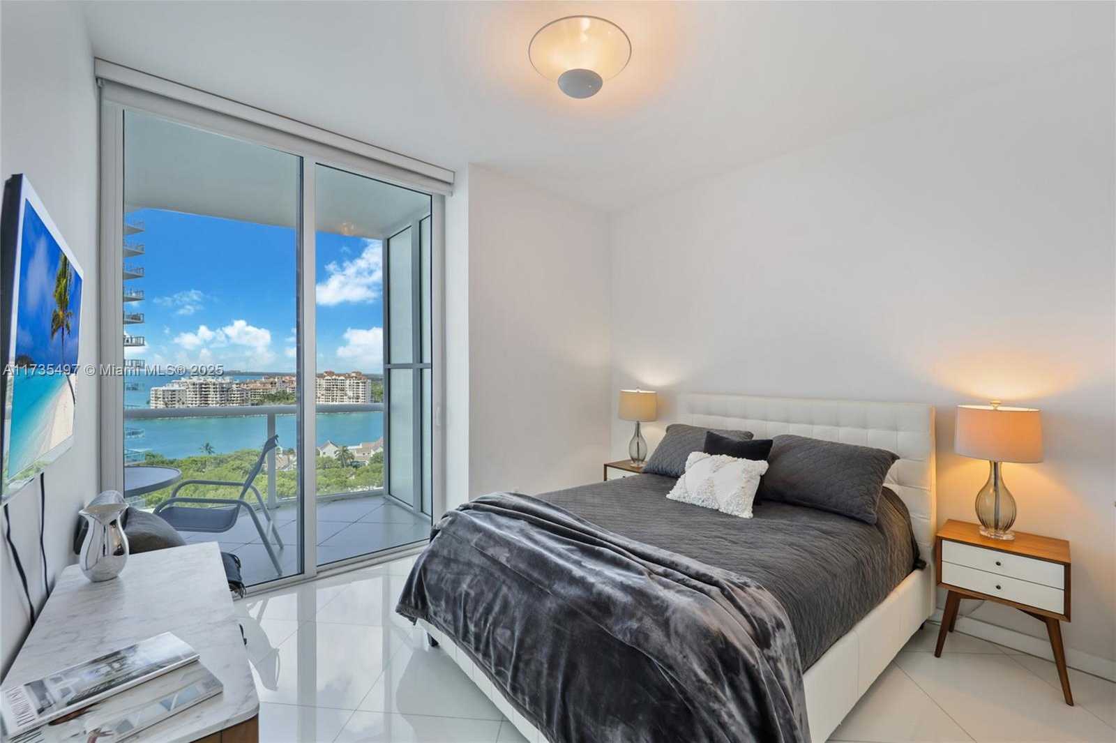 Small Image of 50 SOUTH POINTE DR #1704, Miami Beach Number 7