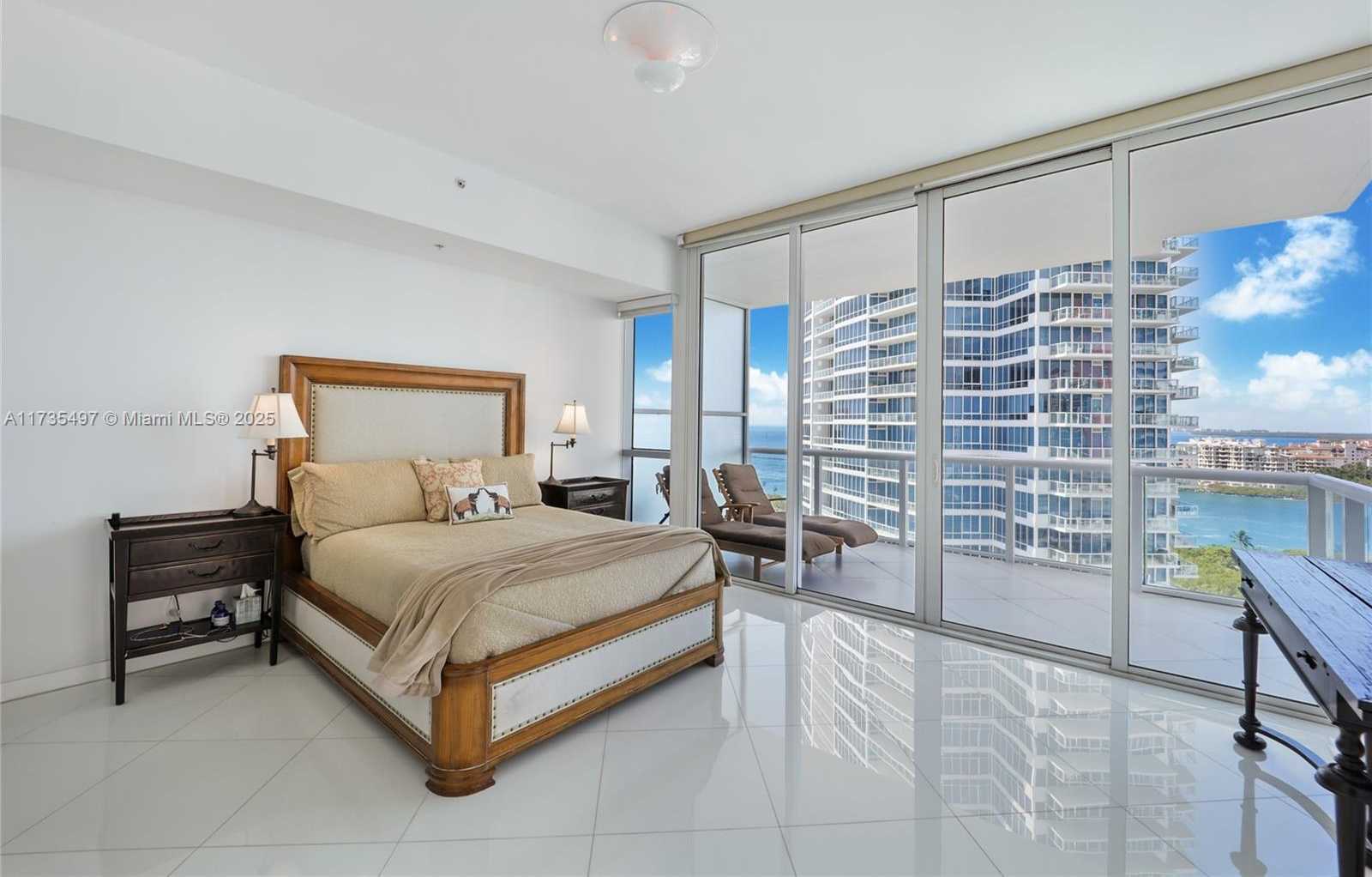 Small Image of 50 SOUTH POINTE DR #1704, Miami Beach Number 9