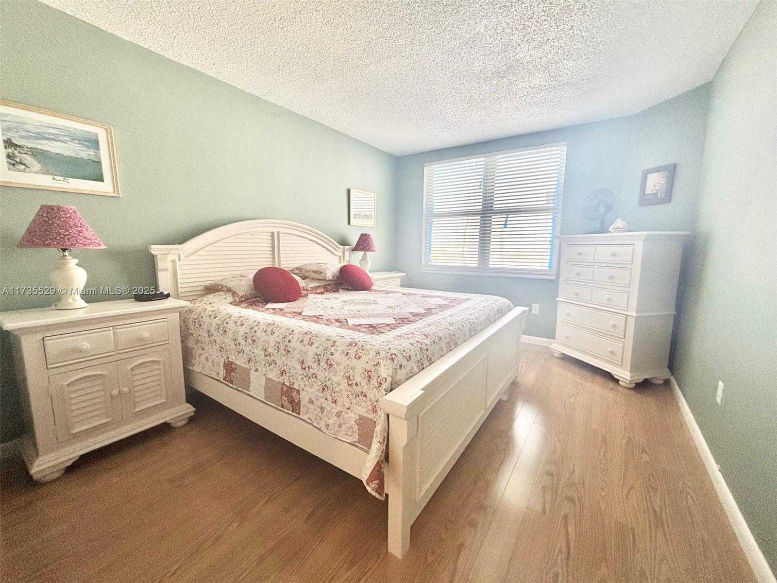 Small Image of 1965 SOUTH OCEAN DR #11N, Hallandale Beach Number 18