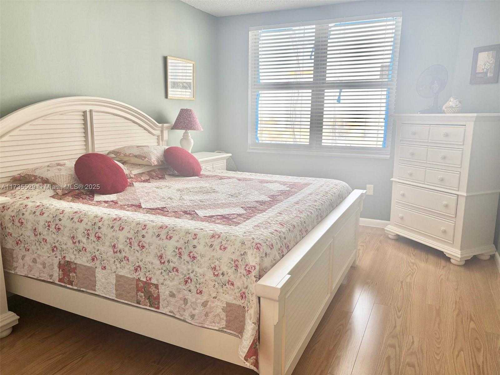 Small Image of 1965 SOUTH OCEAN DR #11N, Hallandale Beach Number 19