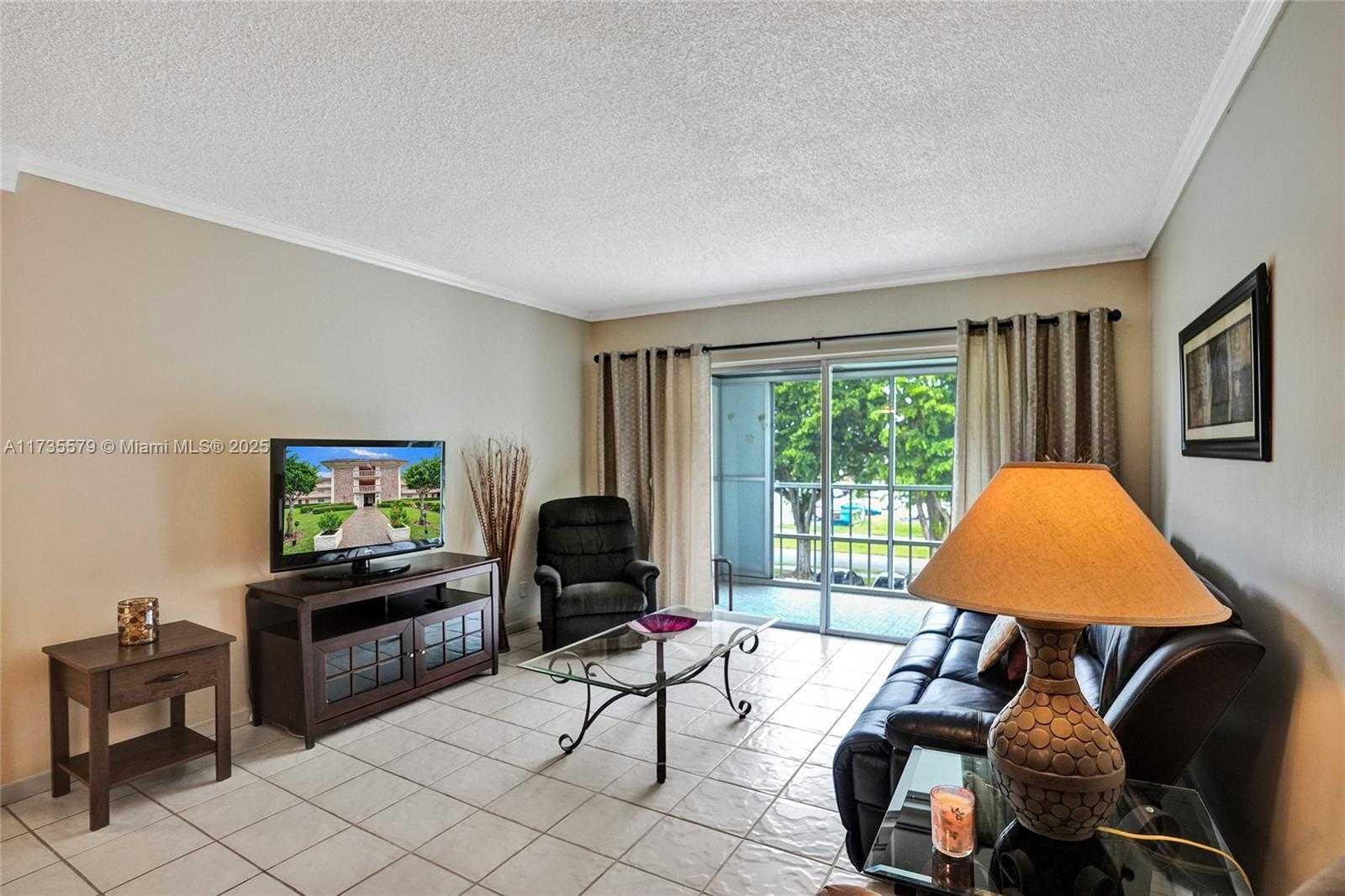 Small Image of 1100 HILLCREST CT #302, Hollywood Number 13