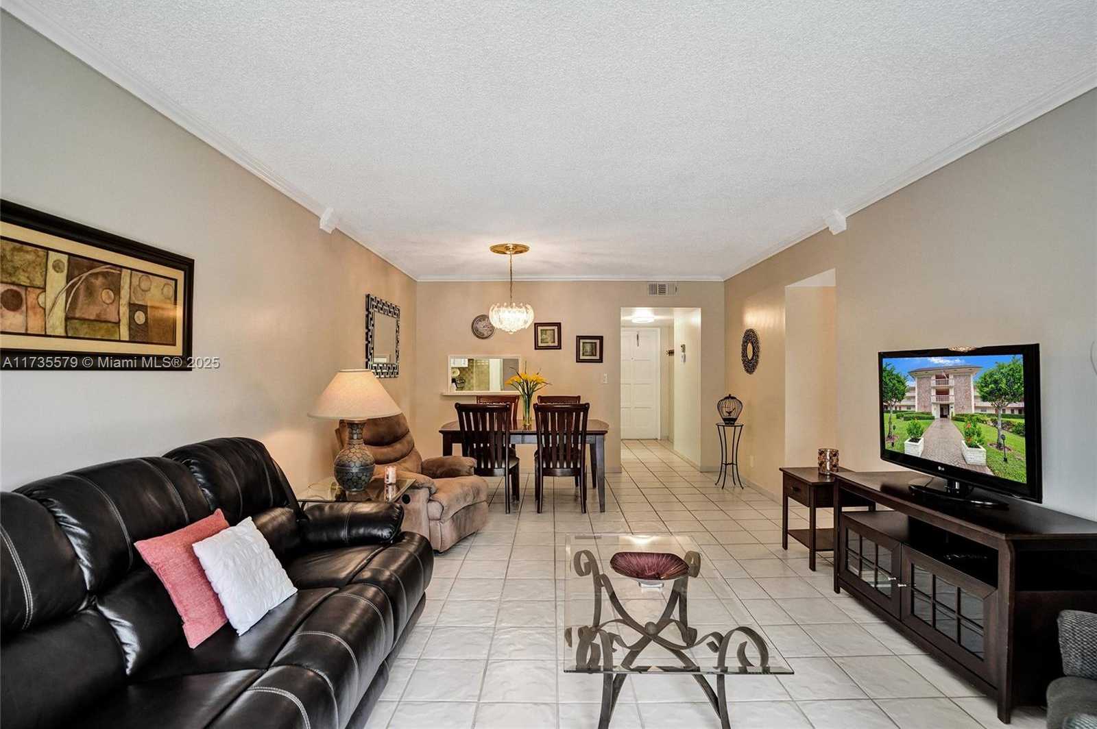 Small Image of 1100 HILLCREST CT #302, Hollywood Number 17