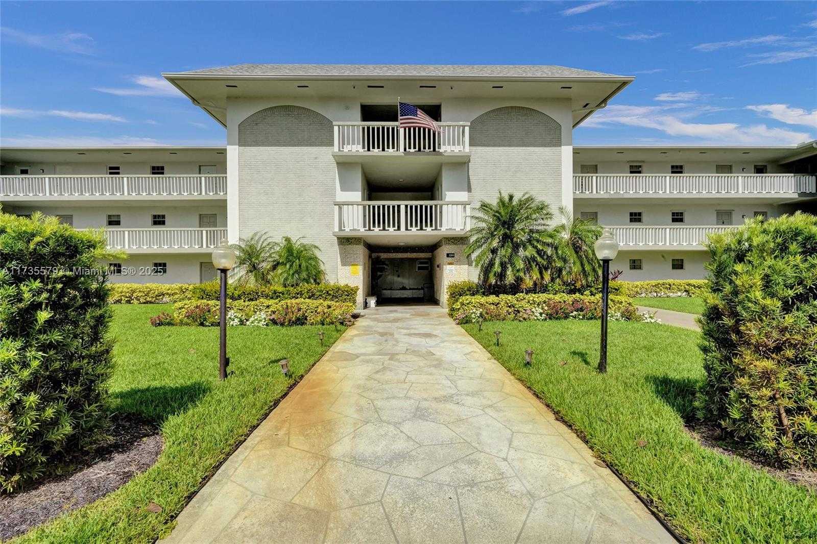 Small Image of 1100 HILLCREST CT #302, Hollywood Number 24