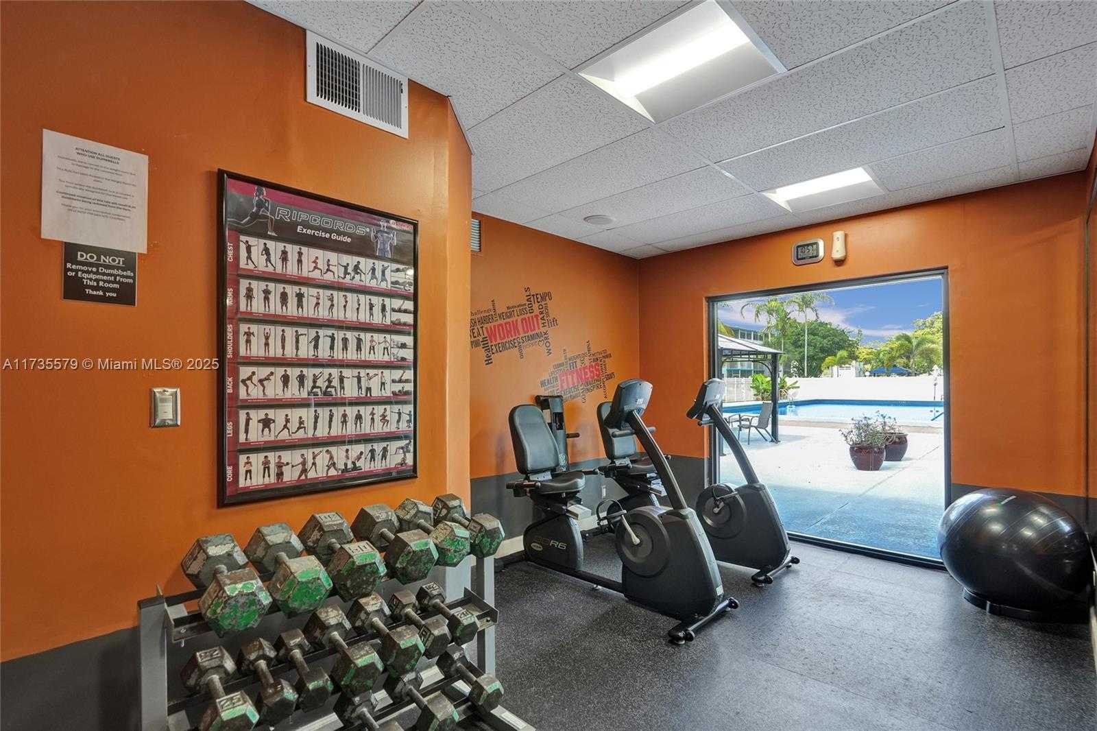 Small Image of 1100 HILLCREST CT #302, Hollywood Number 30