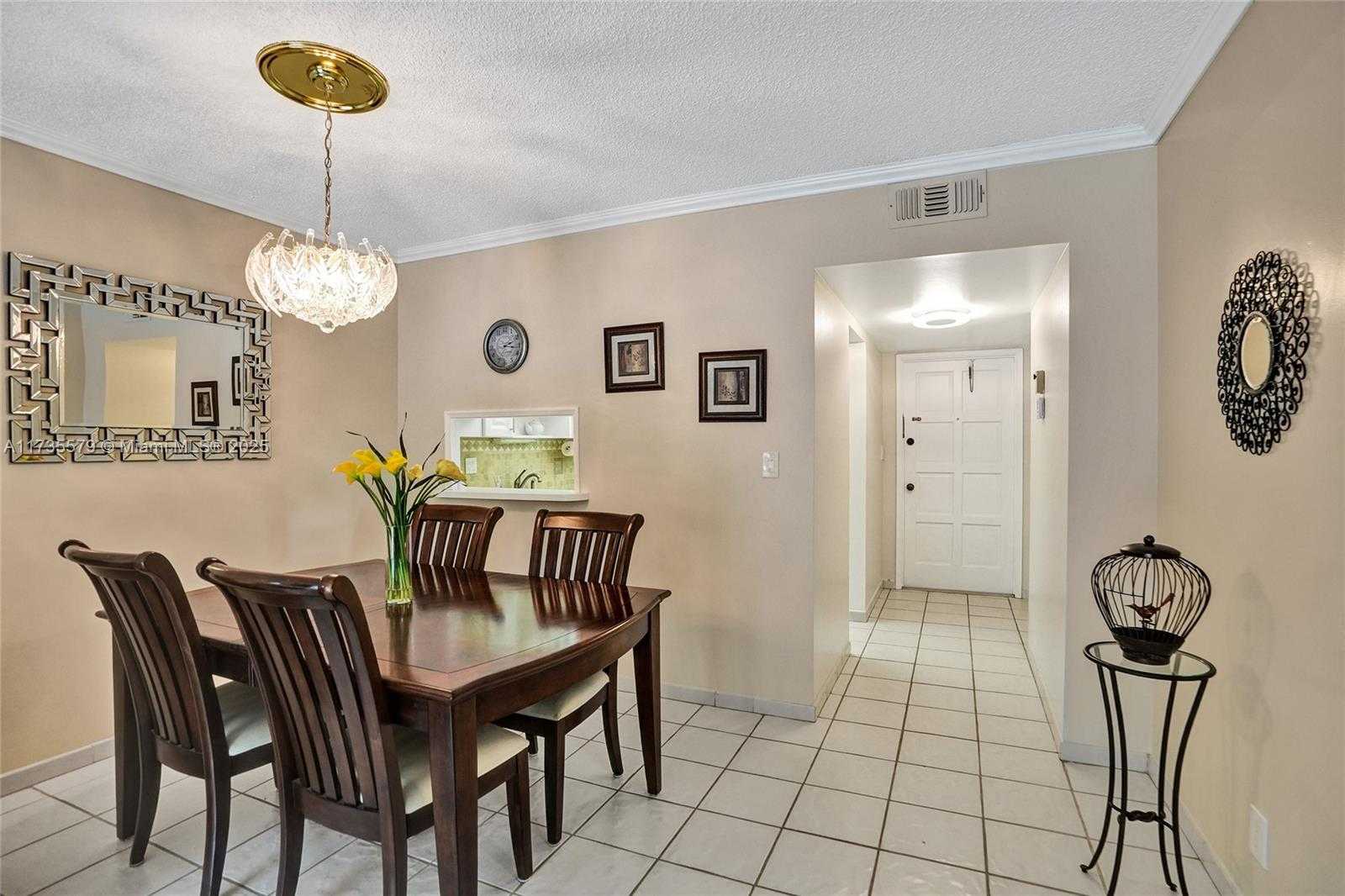 Small Image of 1100 HILLCREST CT #302, Hollywood Number 4