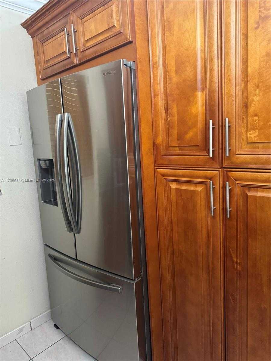 Small Image of 1975 WEST 44TH PL #106, Hialeah Number 12