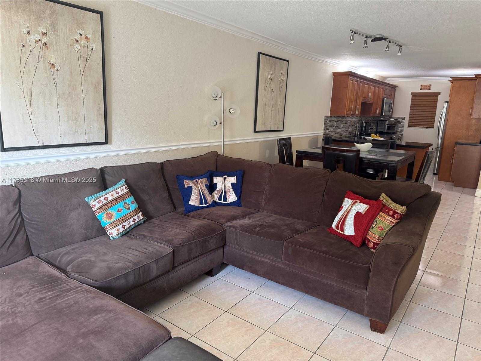 Small Image of 1975 WEST 44TH PL #106, Hialeah Number 14