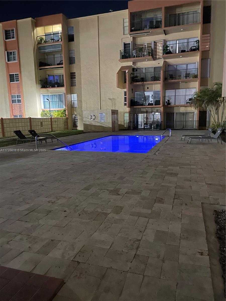 Small Image of 1975 WEST 44TH PL #106, Hialeah Number 26