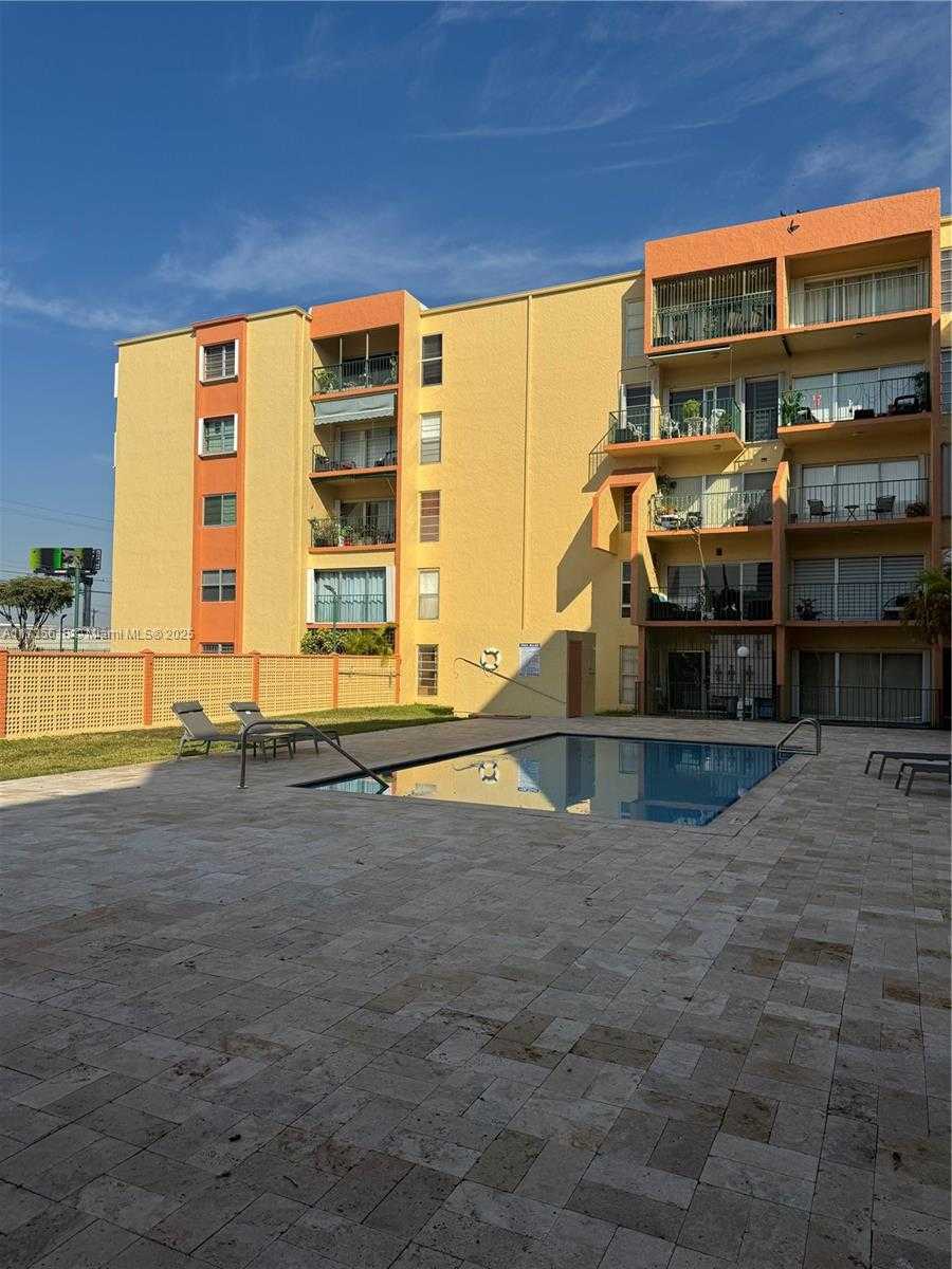 Small Image of 1975 WEST 44TH PL #106, Hialeah Number 3