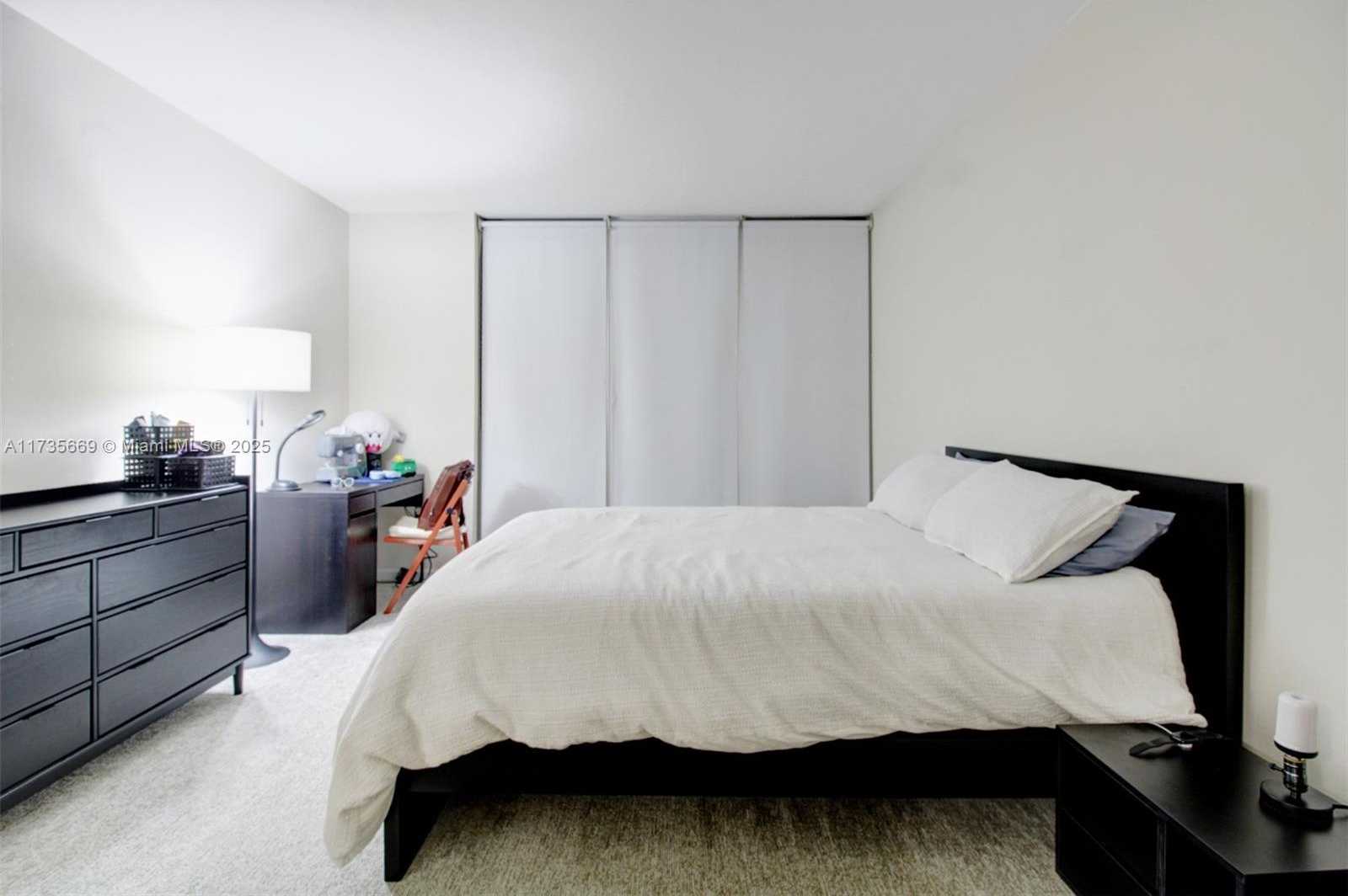 Small Image of 10275 COLLINS AVE #817, Bal Harbour Number 19