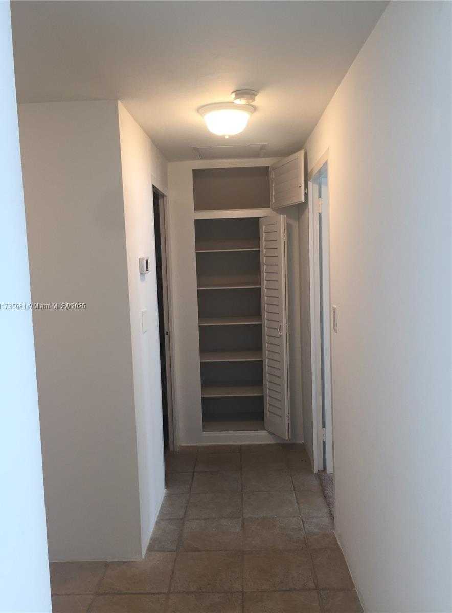 Small Image of 1408 BRICKELL BAY DR #917, Miami Number 12