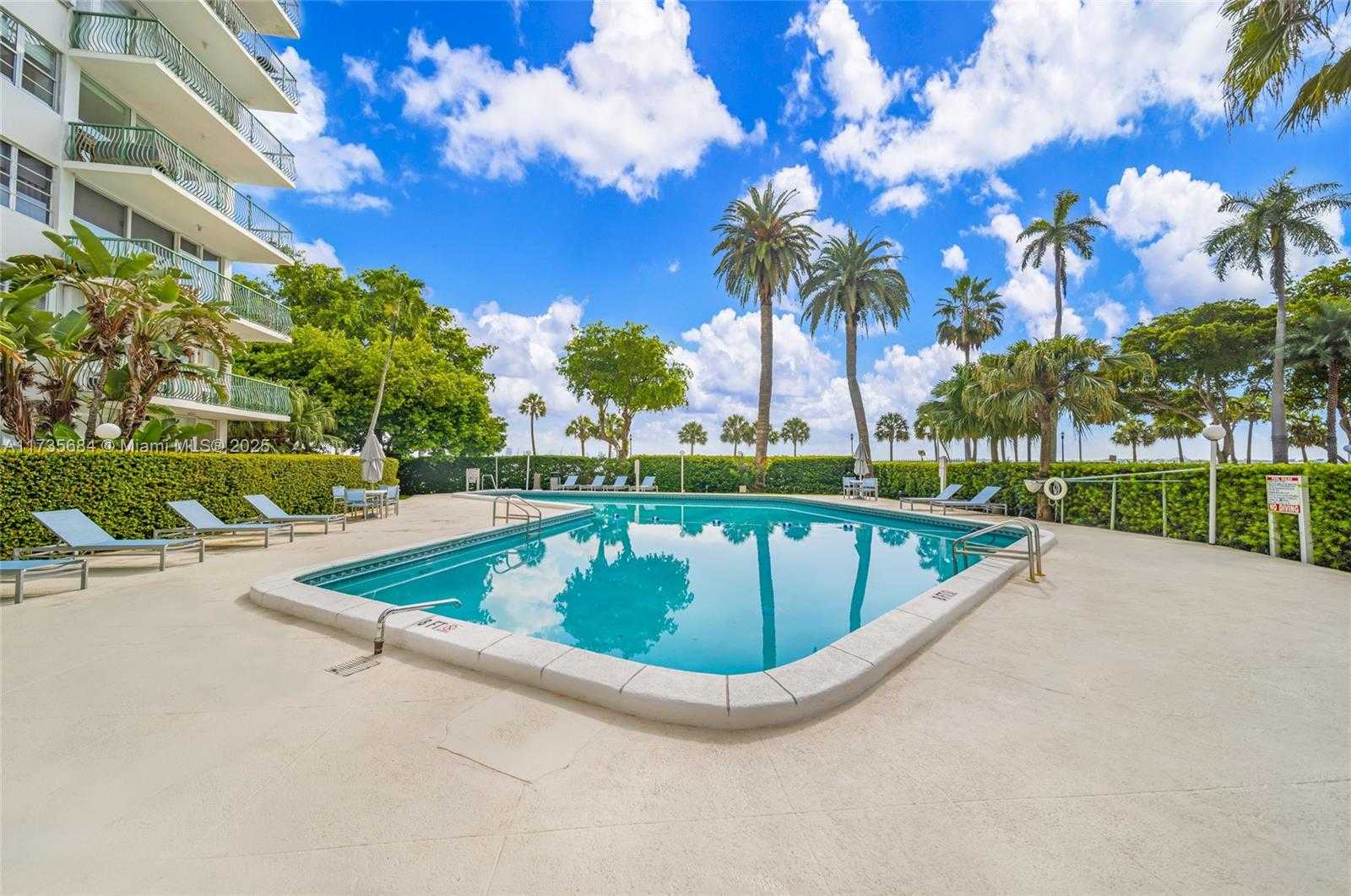Small Image of 1408 BRICKELL BAY DR #917, Miami Number 16