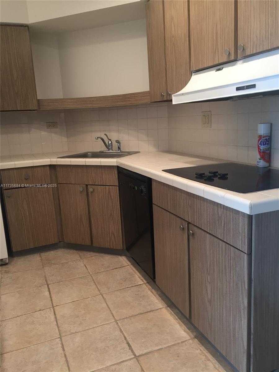 Small Image of 1408 BRICKELL BAY DR #917, Miami Number 6