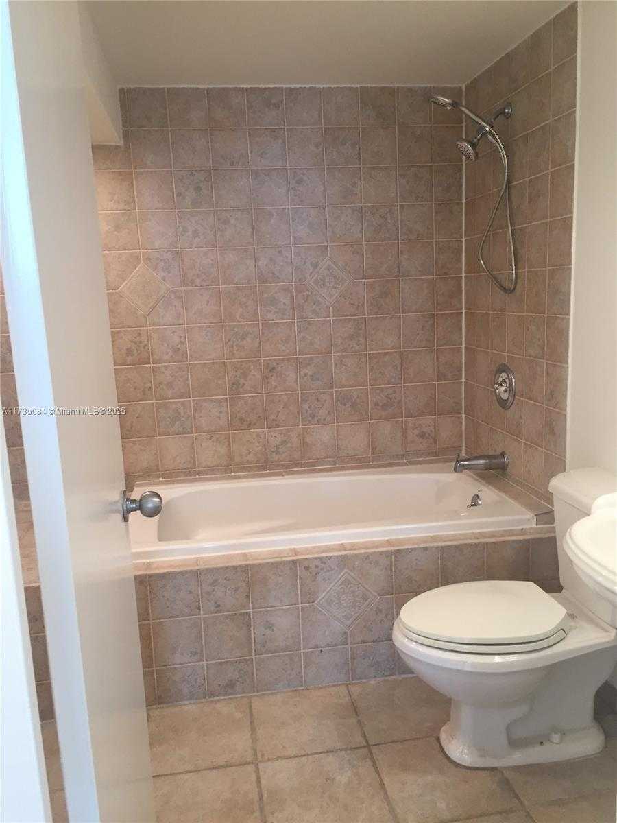 Small Image of 1408 BRICKELL BAY DR #917, Miami Number 9