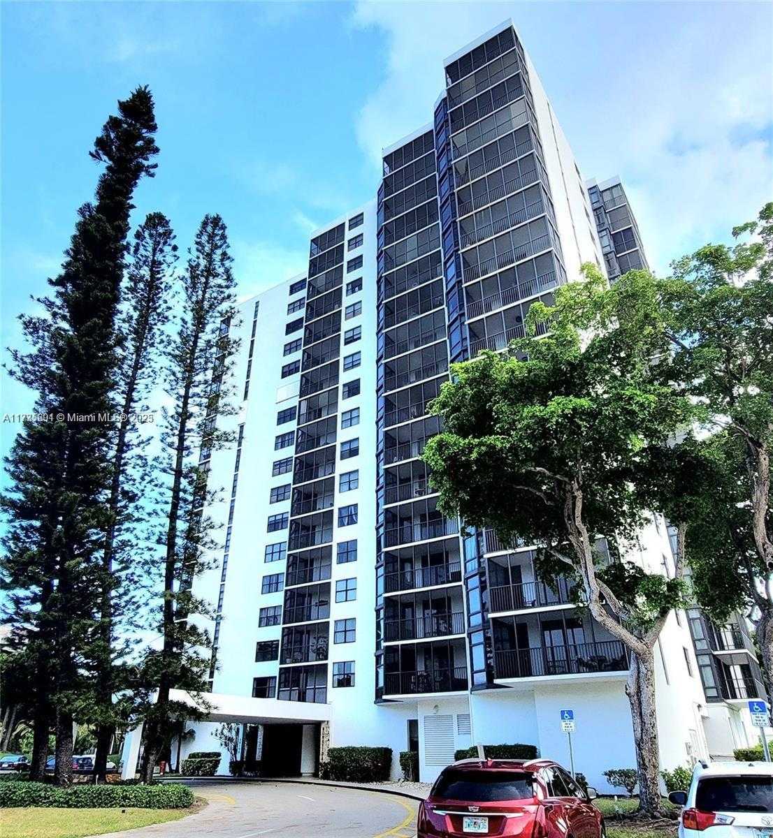 Small Image of 20100 WEST COUNTRY CLUB DR #204, Aventura Number 23