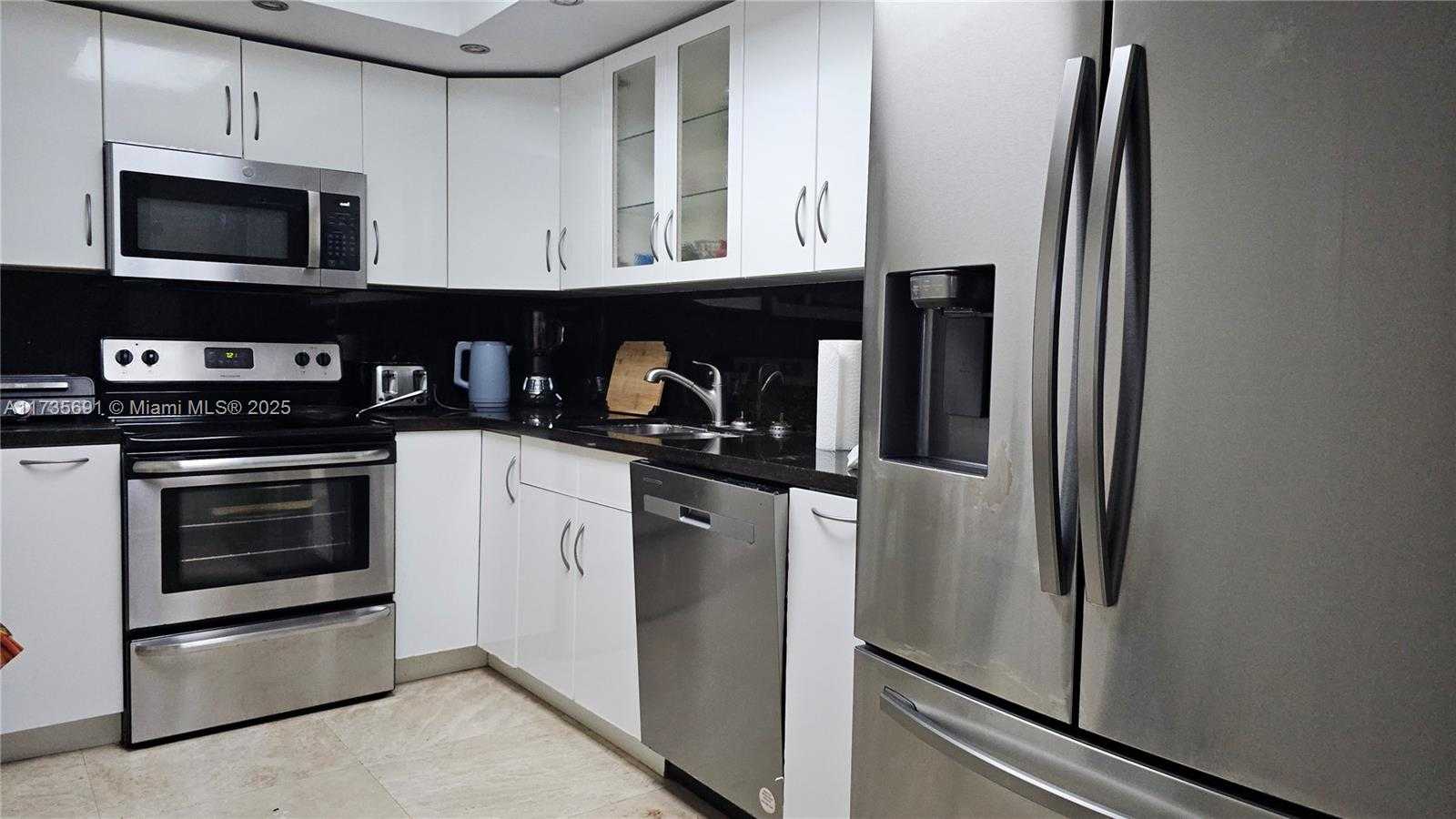 Small Image of 20100 WEST COUNTRY CLUB DR #204, Aventura Number 7