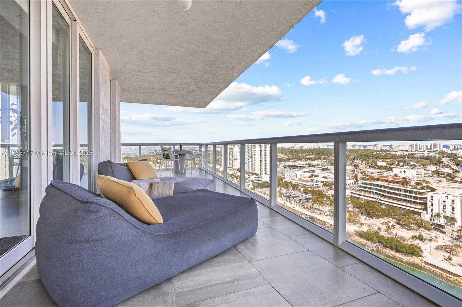 Small Image of 10 VENETIAN WAY #2404, Miami Beach Number 12
