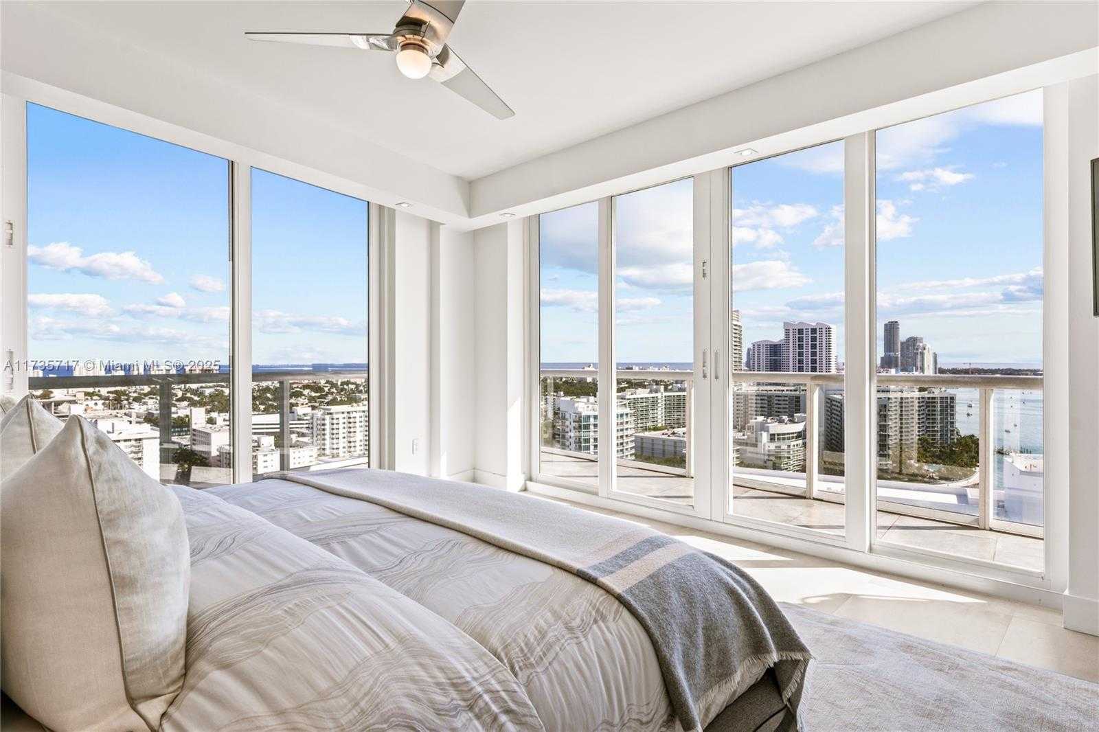 Small Image of 10 VENETIAN WAY #2404, Miami Beach Number 17