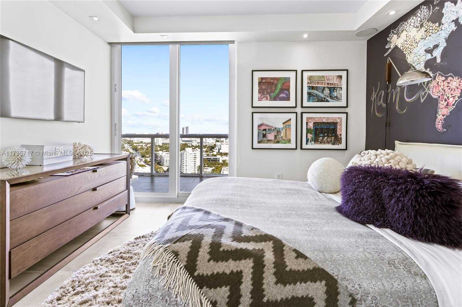 Small Image of 10 VENETIAN WAY #2404, Miami Beach Number 20